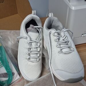 Orthofeet White Sneakers New In Box Size 8.5 Extra Wide